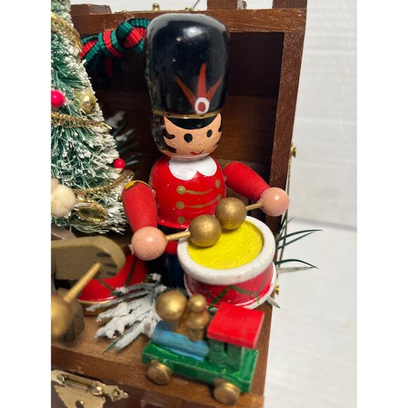 Vintage Enesco 1982 Wooden Christmas Music Box Toyland With Soldier Bear & Tree - Picture 9 of 12